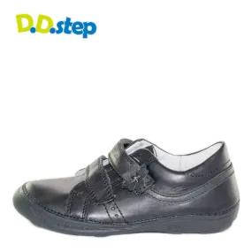 D.D. Step little and big kid girl double strap shiny black dress shoes size US 8.5-4. Kids dress shoes for girls