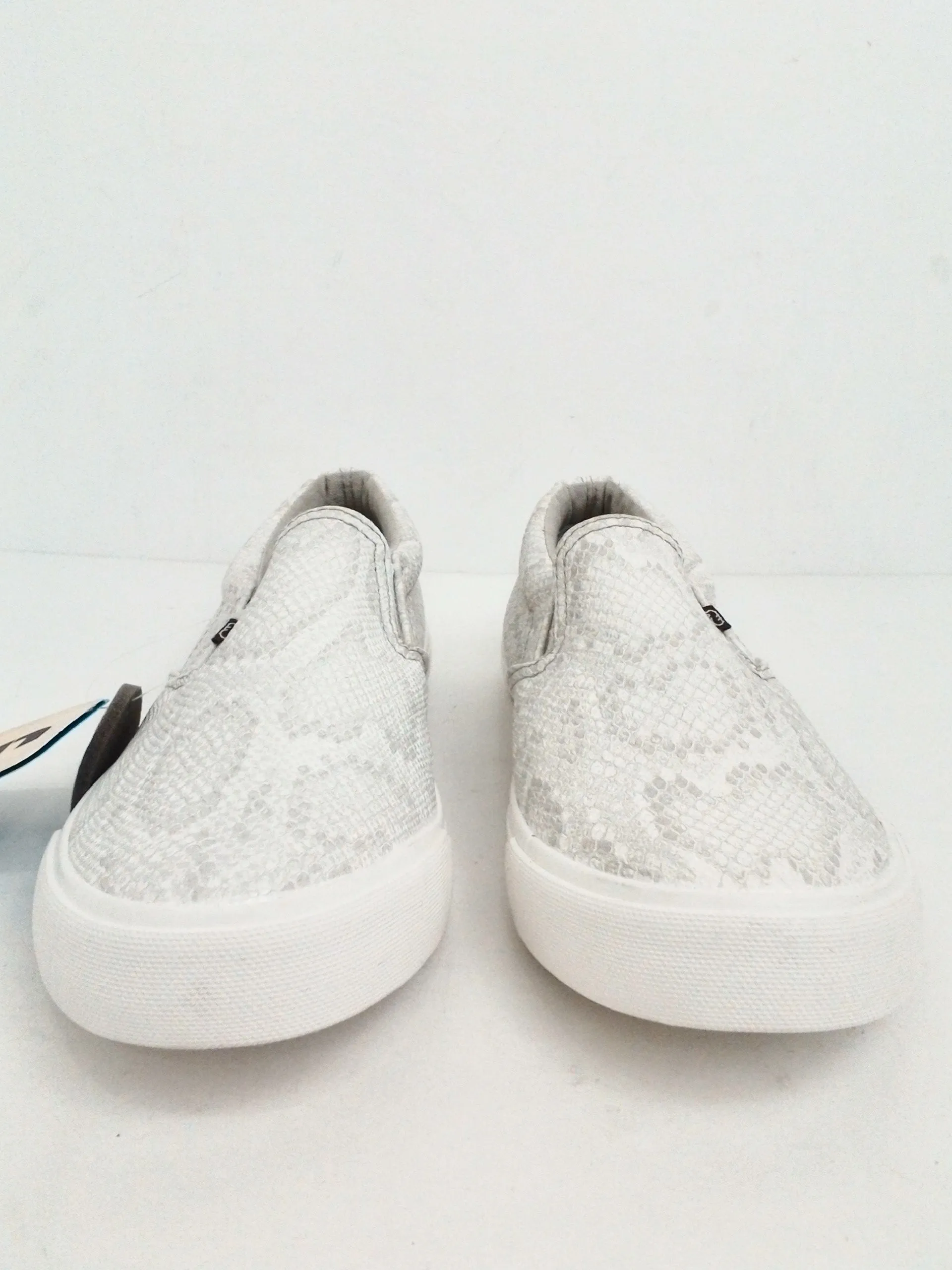 Lamo Women's White/Silver Size 9.5